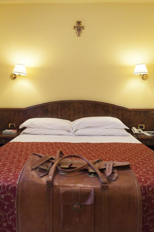 אסיסי Hotel Villa Elda מראה חיצוני תמונה