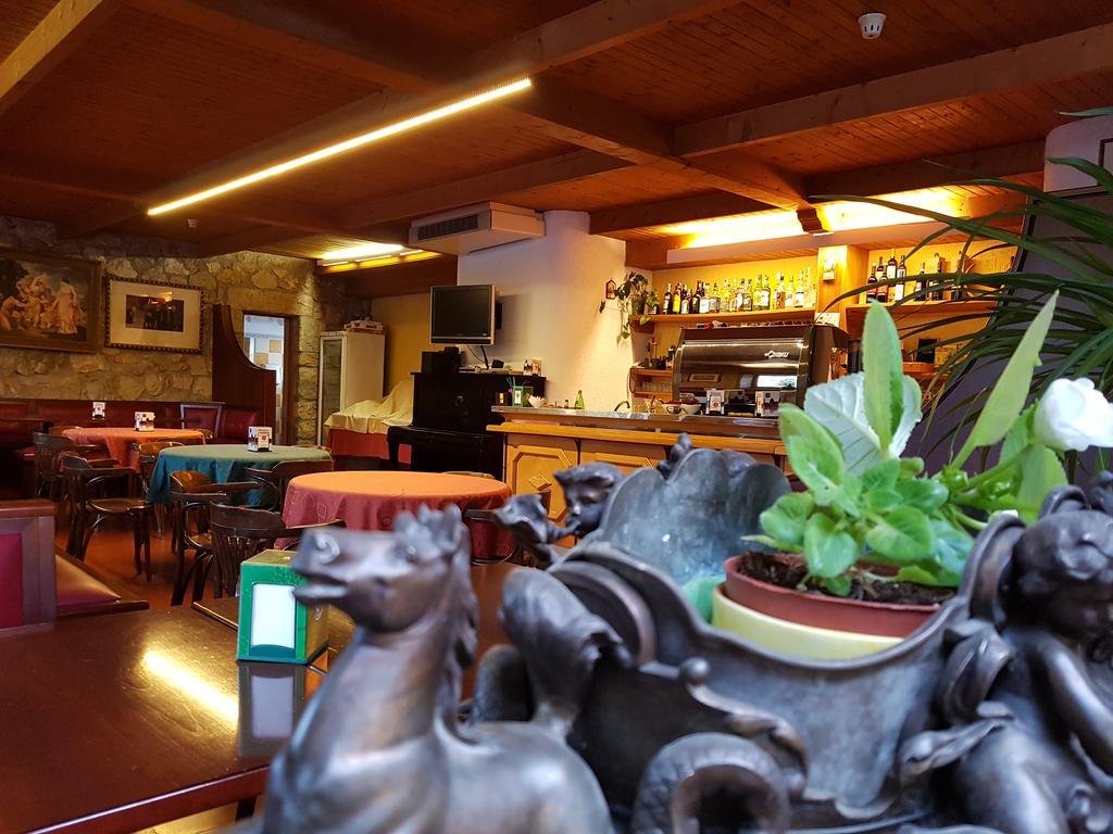 אסיסי Hotel Villa Elda מראה חיצוני תמונה