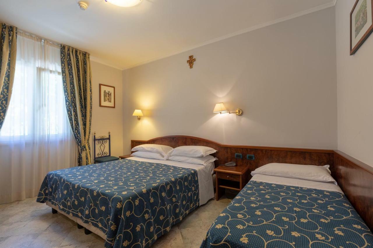 אסיסי Hotel Villa Elda מראה חיצוני תמונה
